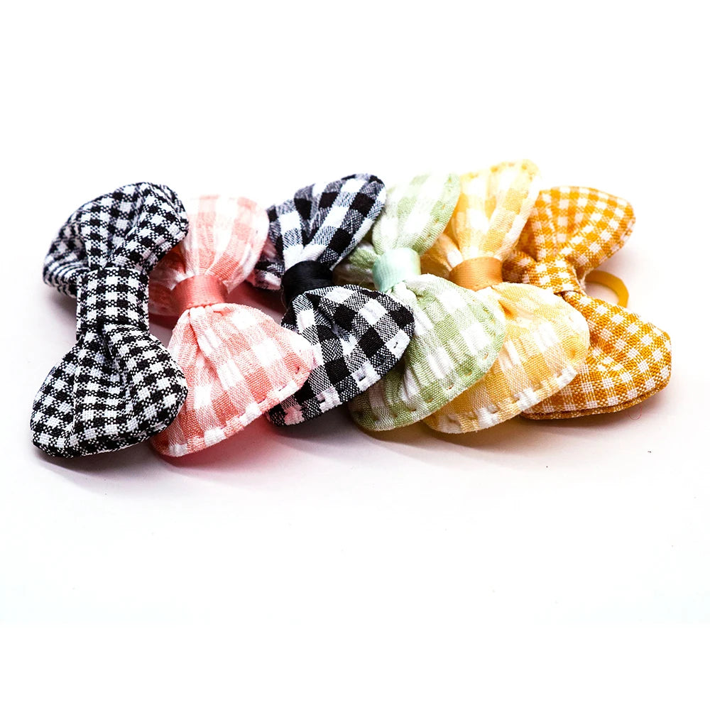 Lot de 10/20/30 nœuds en caoutchouc en forme de fleur pour chien, décoration à carreaux, mélange de couleurs pures, pour petits chiens