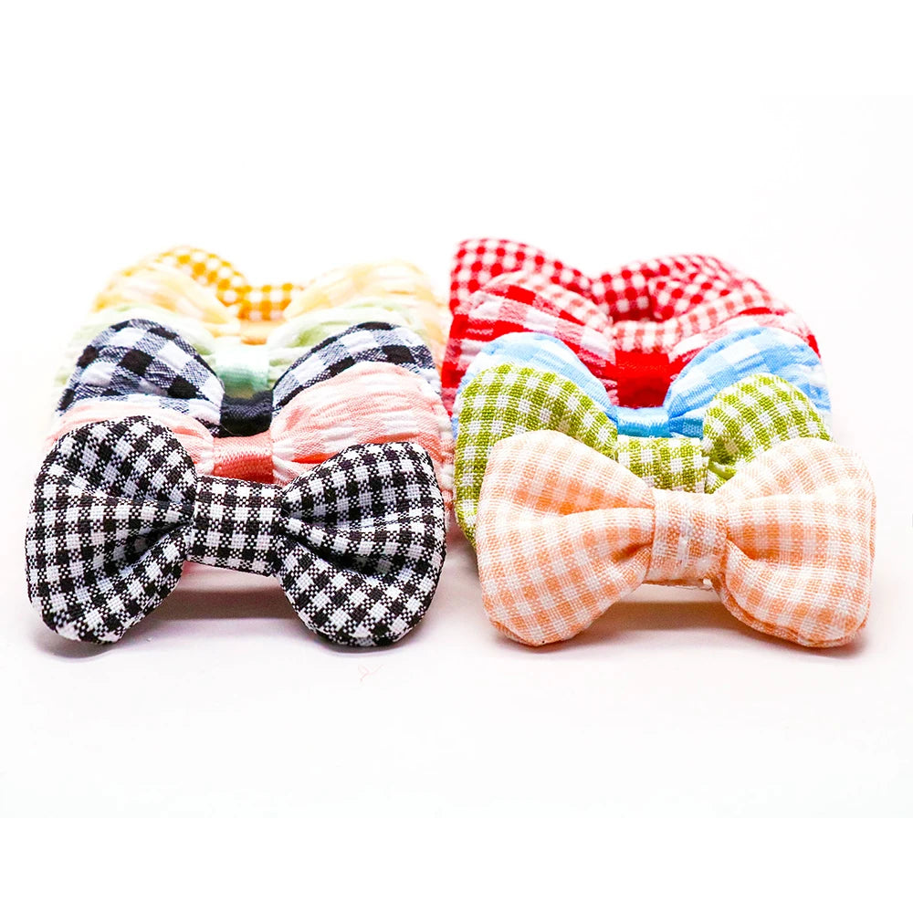 Lot de 10/20/30 nœuds en caoutchouc en forme de fleur pour chien, décoration à carreaux, mélange de couleurs pures, pour petits chiens