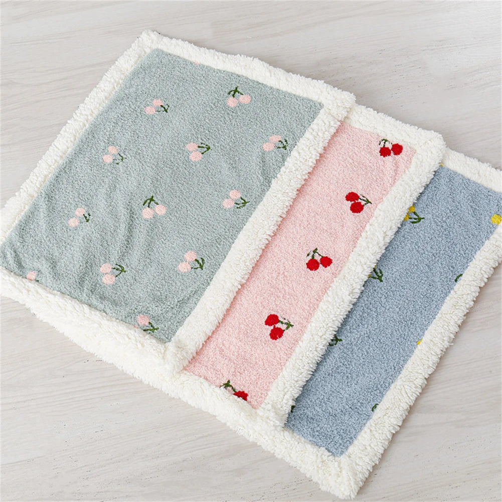 Cute Cherry Pattern Pet Blanket Fluffy Fleece Cats Dogs Kennels Blankets Sofa Bed Cover Soft and Warm Kitten Puppy Sleeping Mat