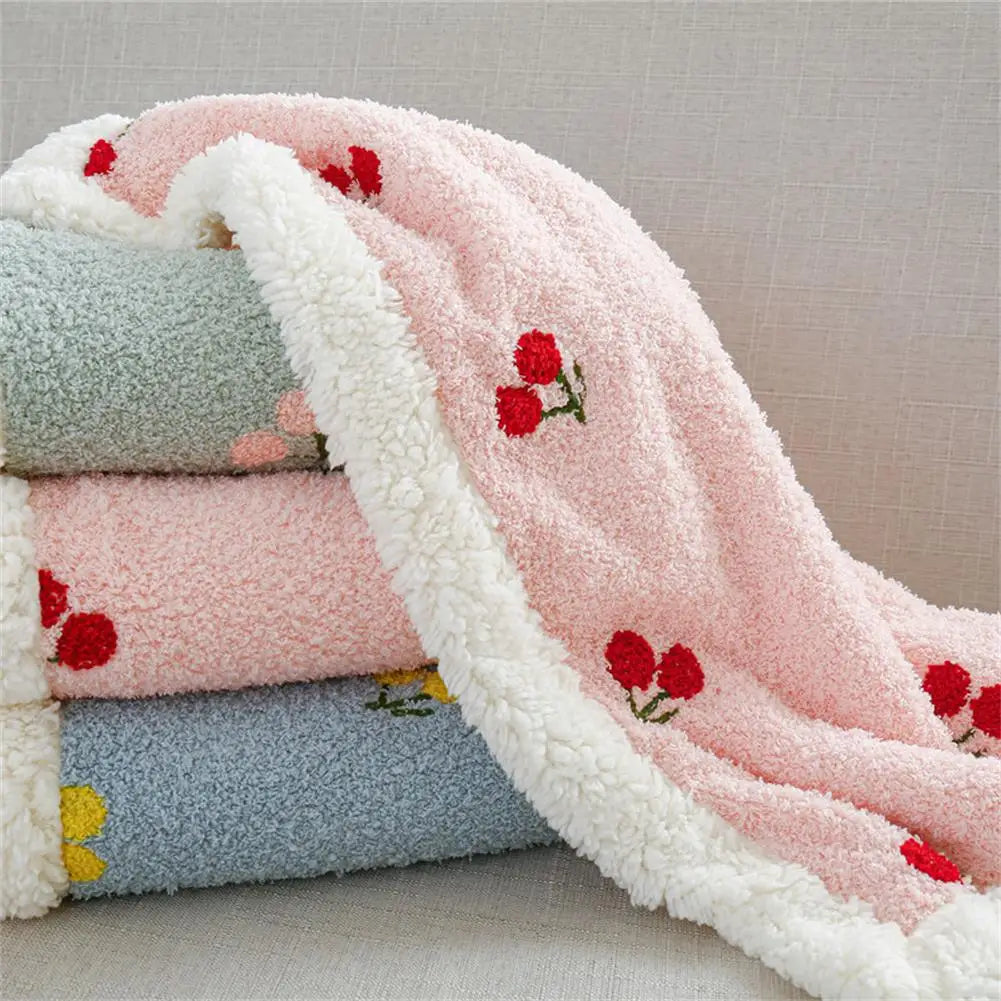 Cute Cherry Pattern Pet Blanket Fluffy Fleece Cats Dogs Kennels Blankets Sofa Bed Cover Soft and Warm Kitten Puppy Sleeping Mat