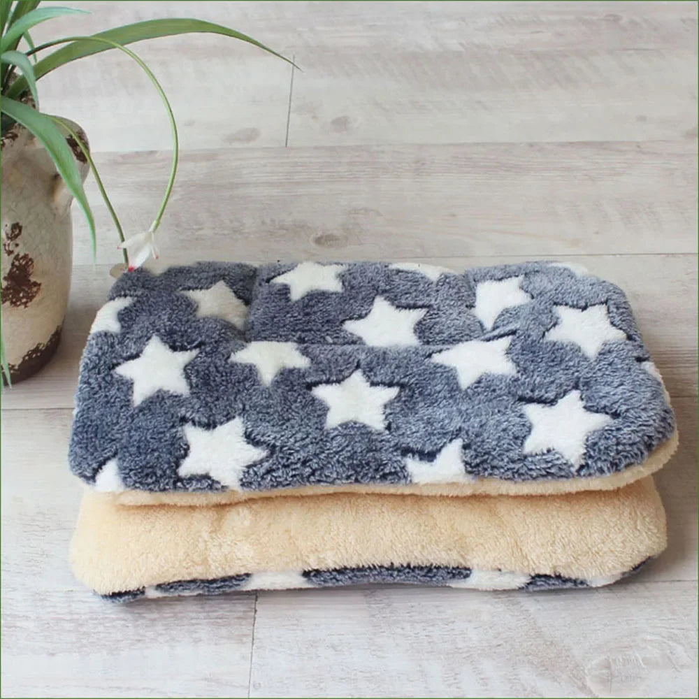 Comfortable Flannel Pet Mat Dog Bed Cat Bed Thickened Sleeping Mat Dog Blanket Mat Suitable for Puppies Kittens Pet Rug