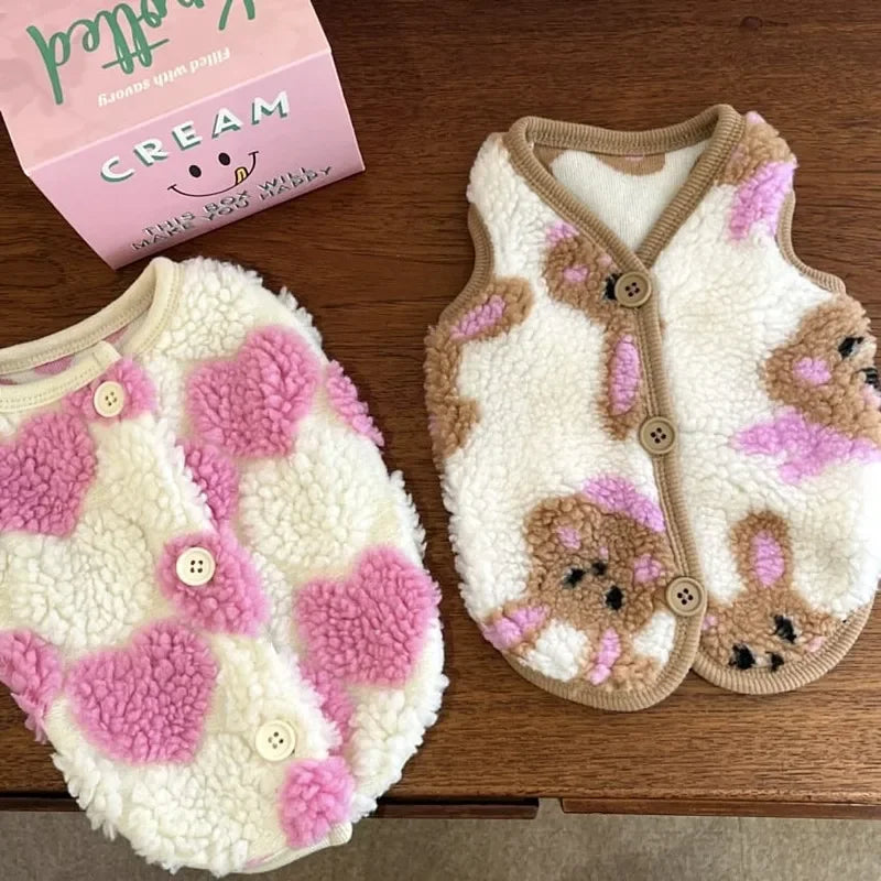 Gilet en peluche à fleurs roses mignonnes, nouveau gilet chaud pour animaux de compagnie, vêtements d'hiver pour chat et chien, vêtements pour chiots de dessin animé de Poméranie froids, produits pour chiens