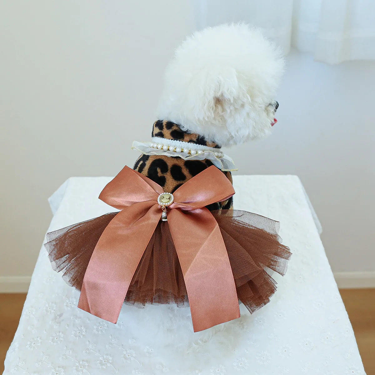 Pet Plush Mesh Splicing Dress for Dogs Cats Cute Warmth Leopard Pattern Wedding Dress Cute Pearl Bow Coat for Small Dogs