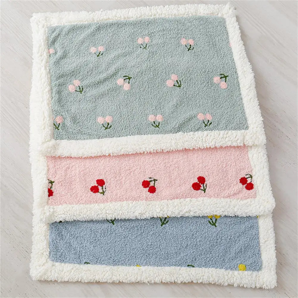 Cute Cherry Pattern Pet Blanket Fluffy Fleece Cats Dogs Kennels Blankets Sofa Bed Cover Soft and Warm Kitten Puppy Sleeping Mat