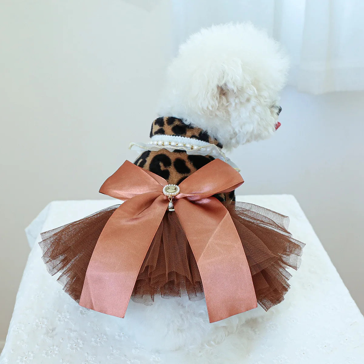 Pet Plush Mesh Splicing Dress for Dogs Cats Cute Warmth Leopard Pattern Wedding Dress Cute Pearl Bow Coat for Small Dogs