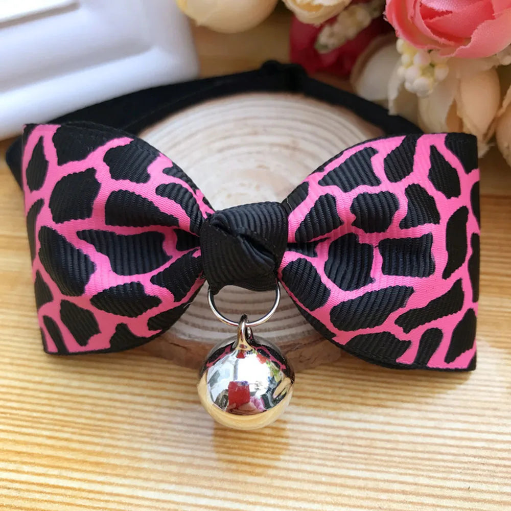 Collar con lazo ajustable para perro y gato, con cascabel, accesorio para animales pequeños, para Navidad, cumpleaños, vacaciones y fotografía