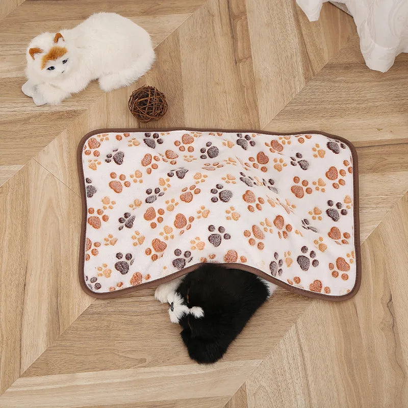 Coral Fleece Pet Sleeping Blanket Soft Fluffy Dog Blanket Warm Breathable Cat Cover Blanket Comfortable Dog Sleeping Sheet Mat