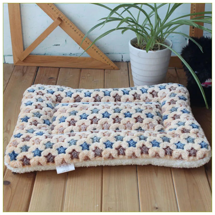 2024 Warm Pets Mattress Soft Flannel Thick and Suitable for Cats/dogs Cute Pet Blanket Pets Supplies Cats Accessories Cats Home